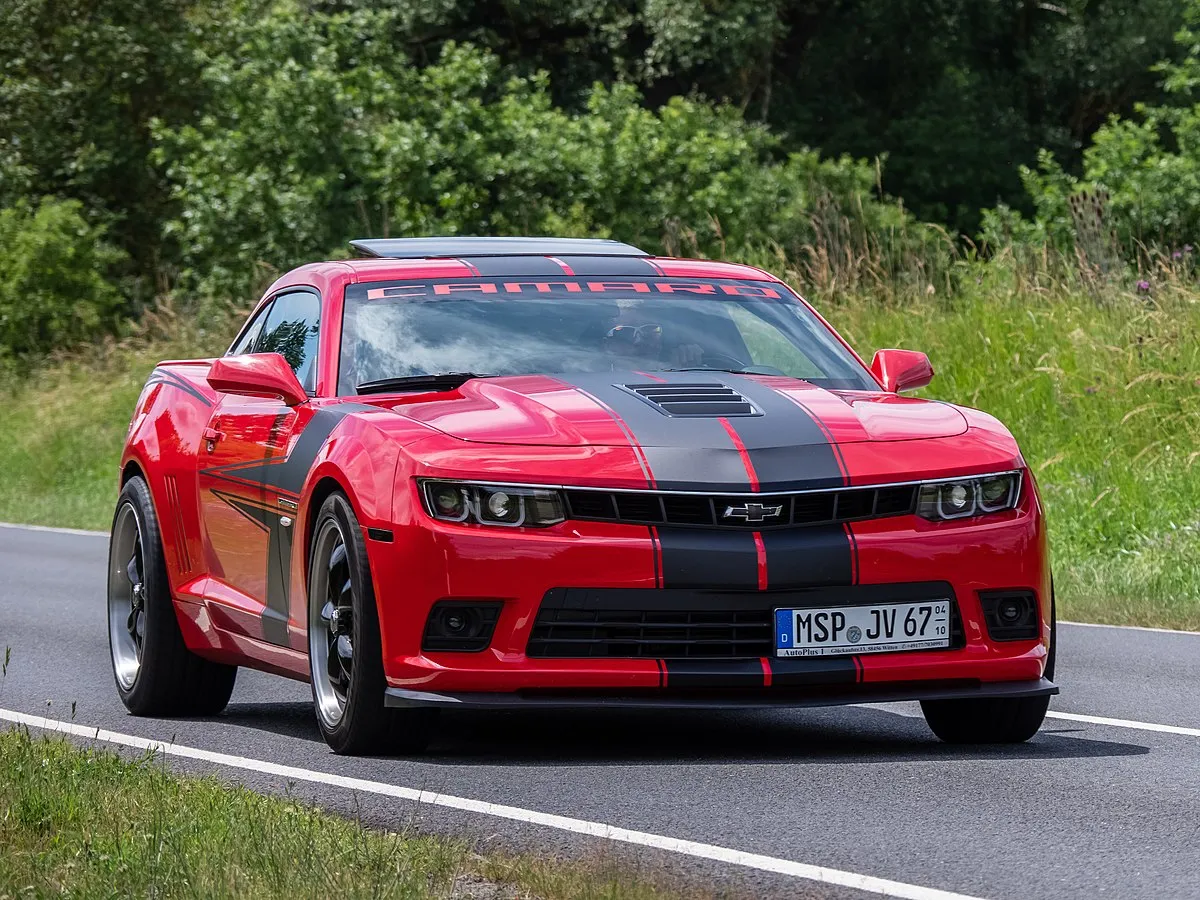 Chevrolet Camaro 2018 2.0 AT Coupe - Image 5