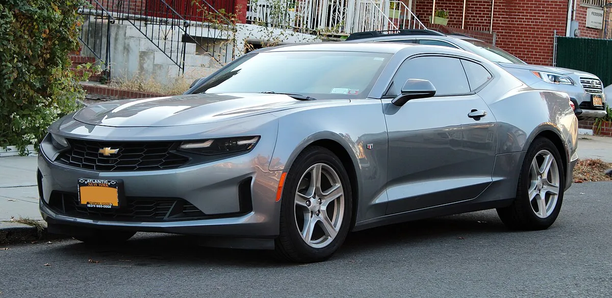 Chevrolet Camaro 2018 2.0 AT Coupe - Image 6