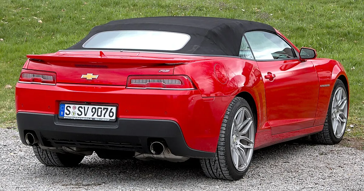 Chevrolet Camaro 2018 2.0 AT Coupe - Image 9