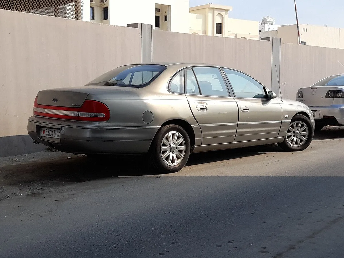 Chevrolet Caprice 2006 6.0 AT Sedan - Image 8