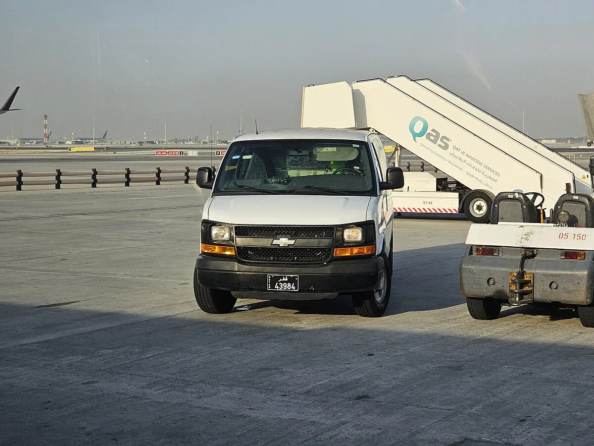 Chevrolet Express 2003 4.3 AT 1500 Minivan - Image 6