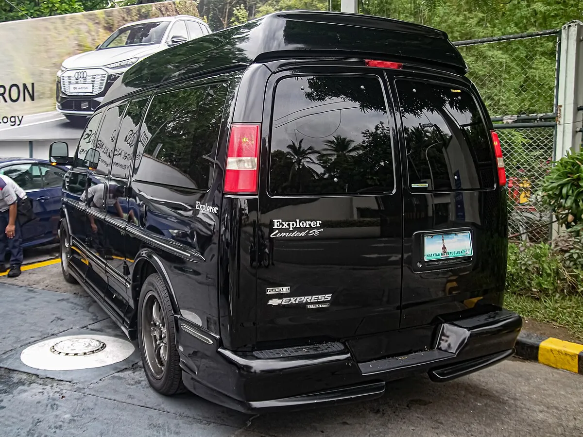 Chevrolet Express 2003 4.3 AT 1500 Minivan - Image 9