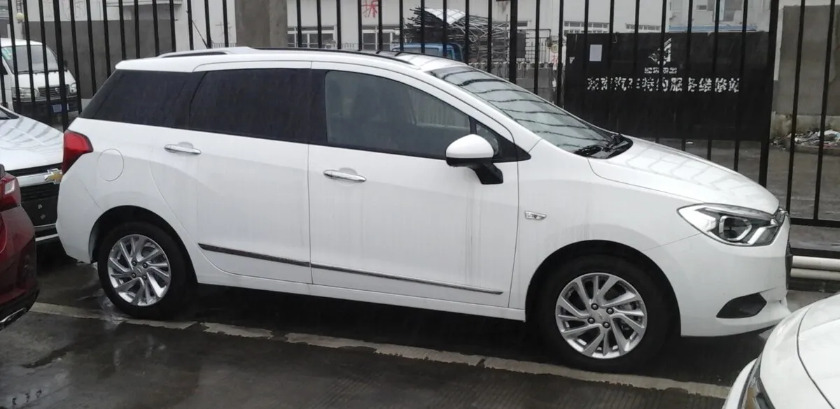 Chevrolet Lova 2009 1.4 AT Sedan - Image 1