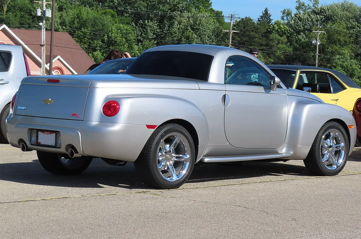 Chevrolet SSR 2003 5.3 AT Pickup - Image 8