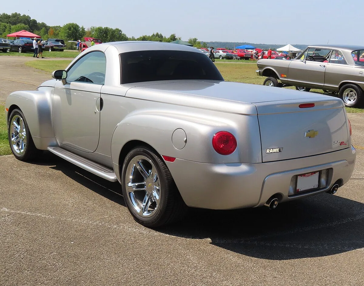 Chevrolet SSR 2003 5.3 AT Pickup - Image 10