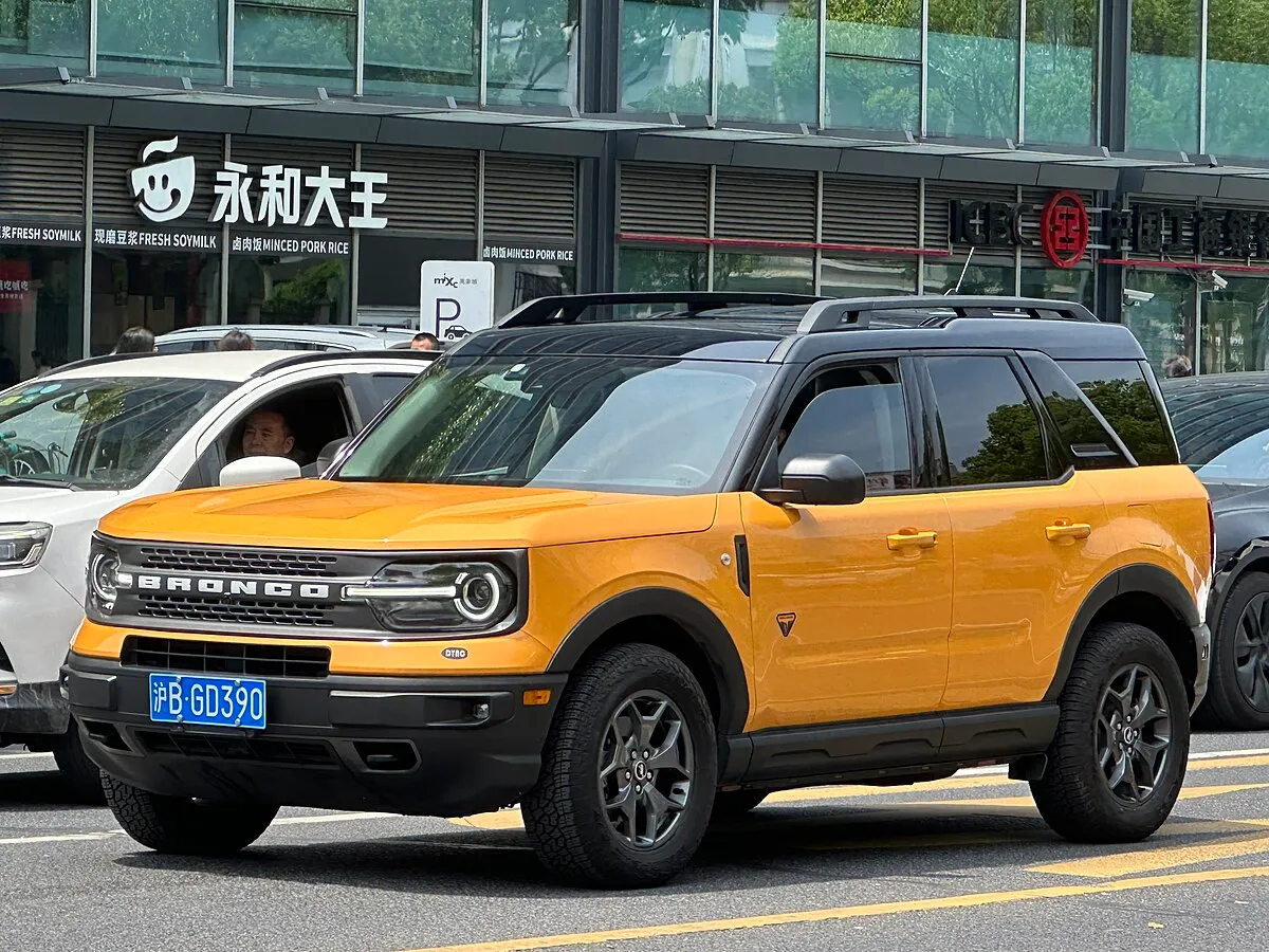 Ford Bronco (2024) 2025 - Image 9