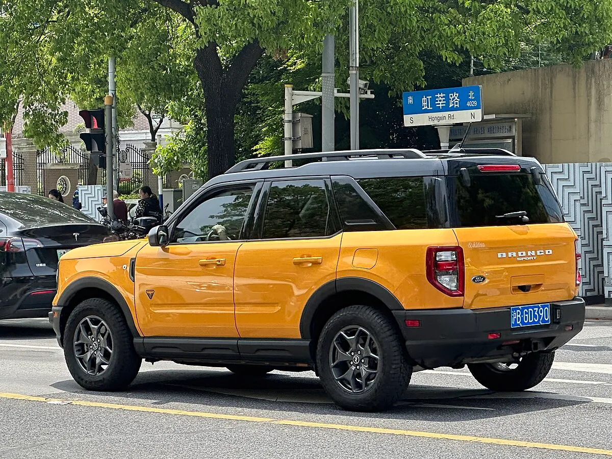 Ford Bronco (2024) 2025 - Image 10