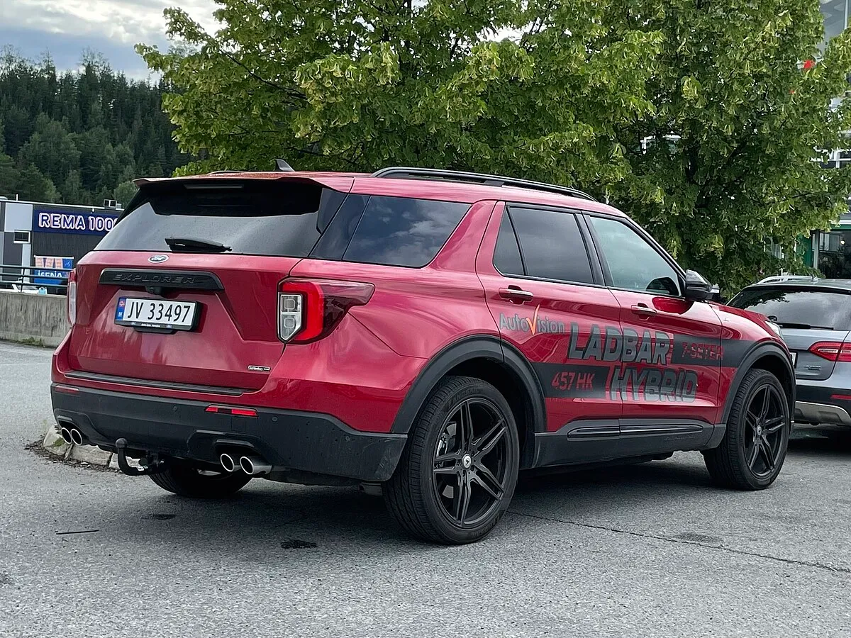 Ford Explorer Hybrid 2025 - Image 2