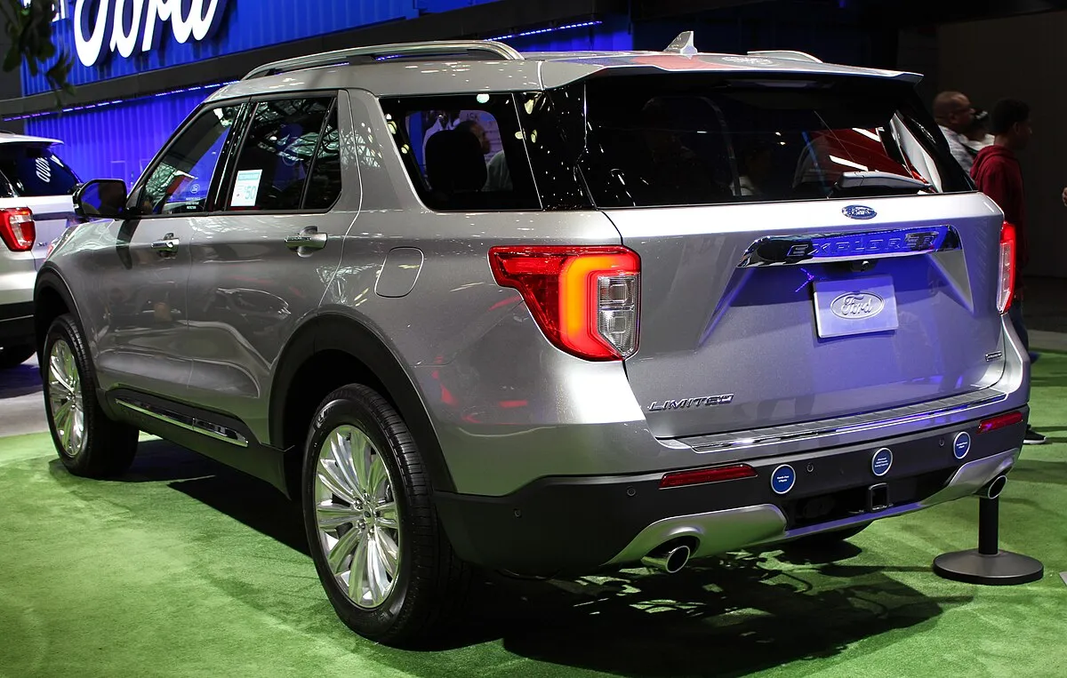 Ford Explorer Hybrid 2025 - Image 6