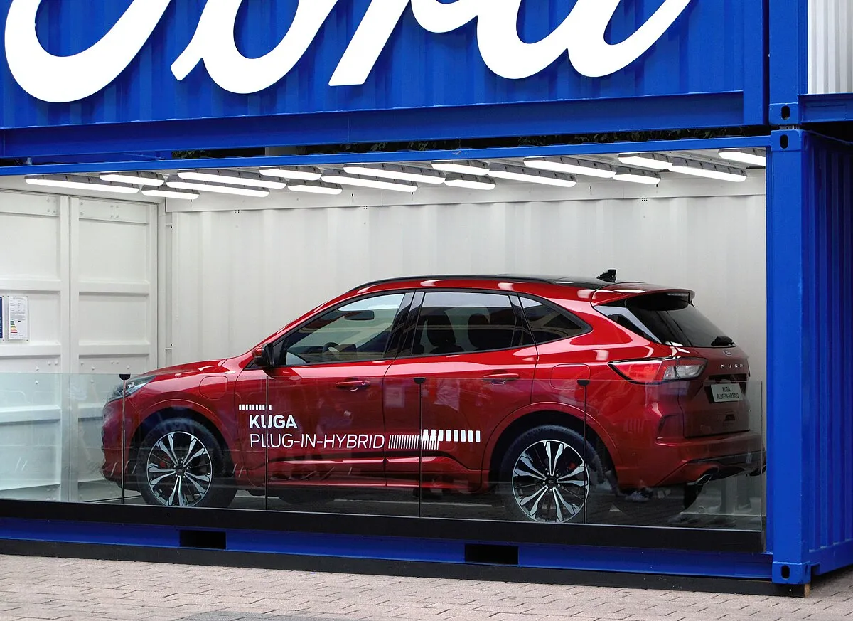 Ford Explorer Hybrid 2025 - Image 9