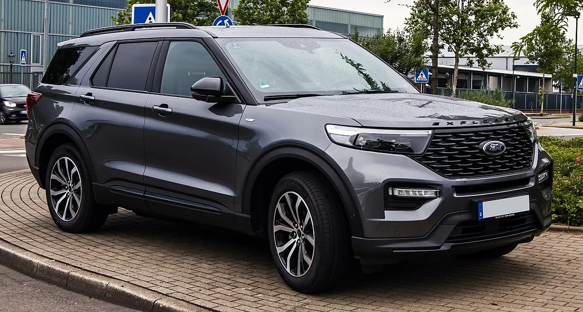 Ford Explorer Hybrid 2025 - Image 10