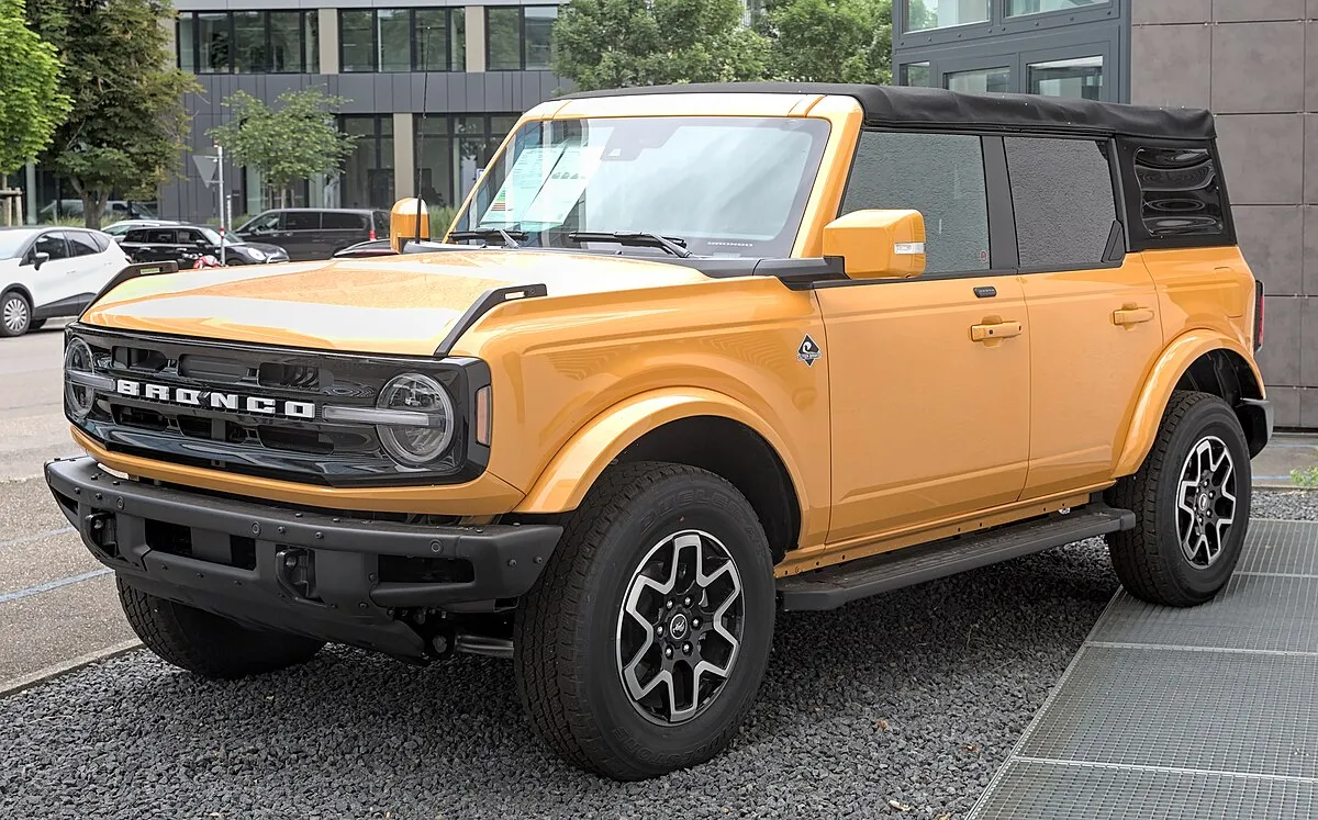 Ford Ford Bronco 2024 Ford Bronco Outer Banks w/ Sasquatch Package - Image 5