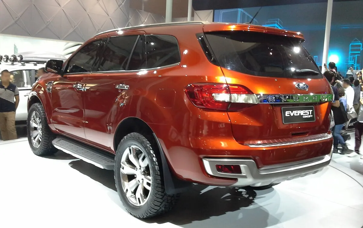 Ford Ford Everest 2025 Ford Everest 2.0 Turbo Sport SE 4x2 AT - Image 3