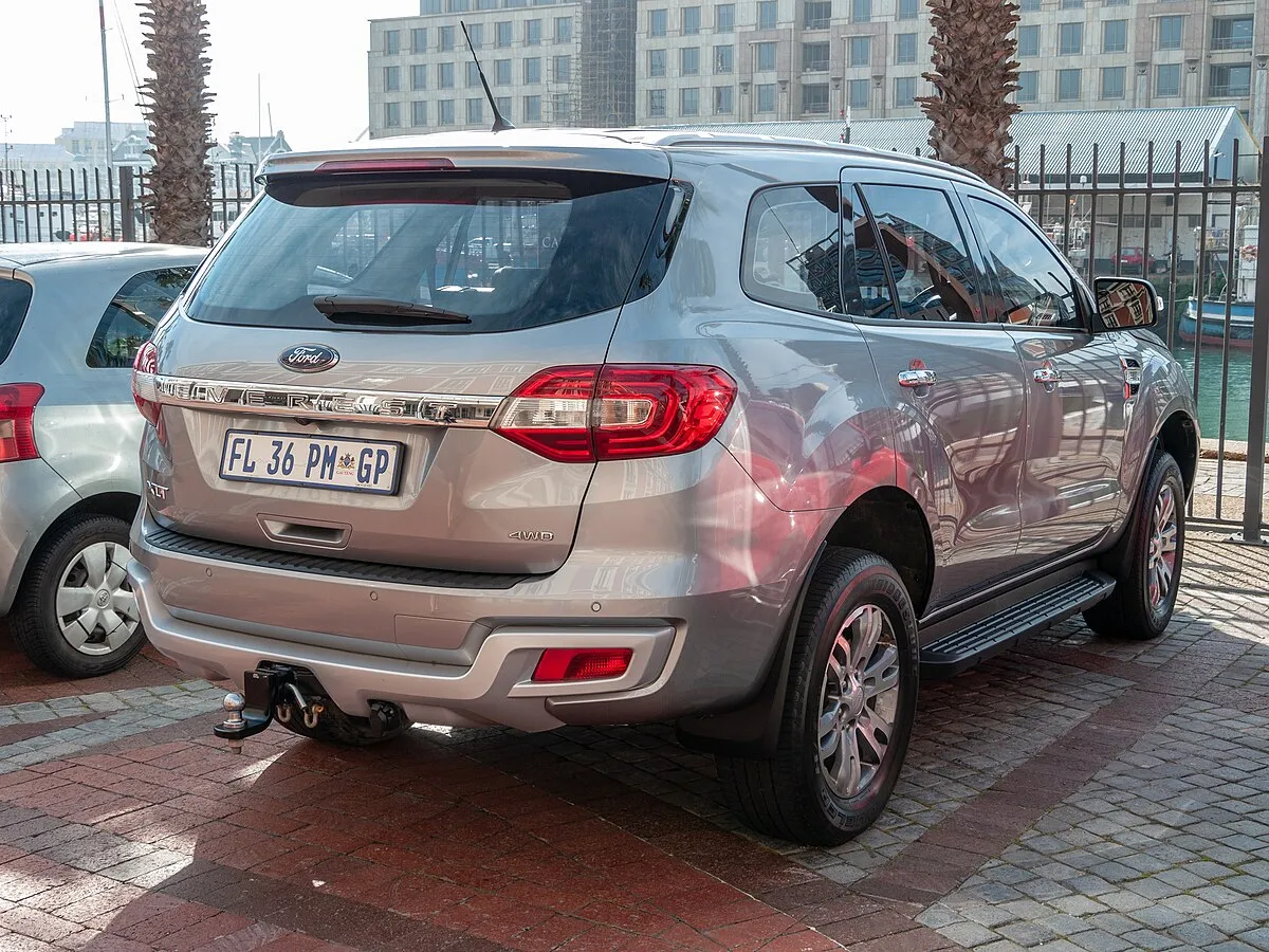 Ford Ford Everest 2025 Ford Everest 2.0 Turbo Sport SE 4x2 AT - Image 5