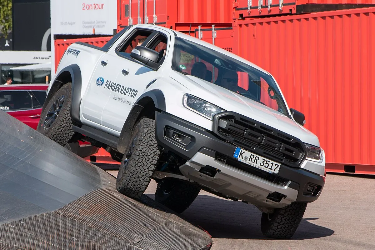 Ford Ford Ranger Raptor 2025 Ford Ranger Raptor 3.0L V6 Twin-Turbo EcoBoost 4x4 AT - Image 2
