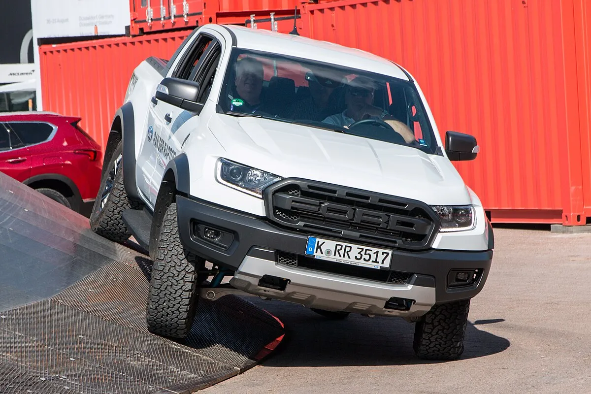 Ford Ford Ranger Raptor 2025 Ford Ranger Raptor 3.0L V6 Twin-Turbo EcoBoost 4x4 AT - Image 3