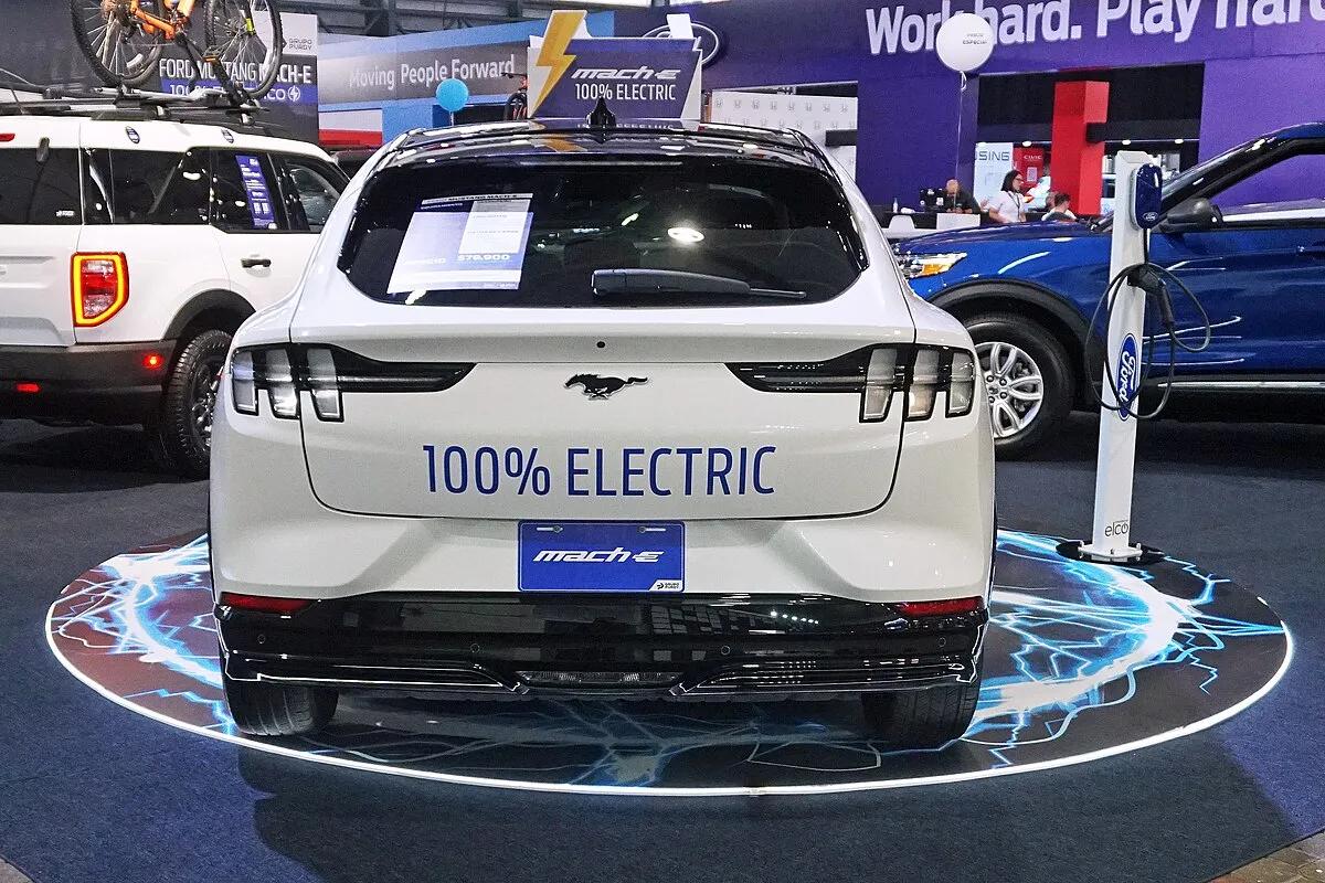 Ford Mustang Mach-E 2025 - Image 6