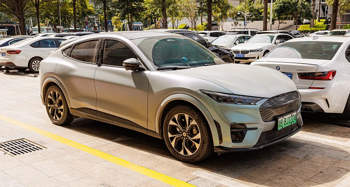 Ford Mustang Mach-E 2025 - Image 9