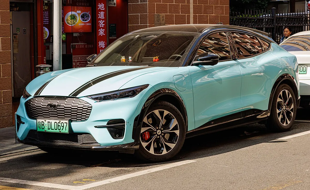 Ford Mustang Mach-E 2025 - Image 10