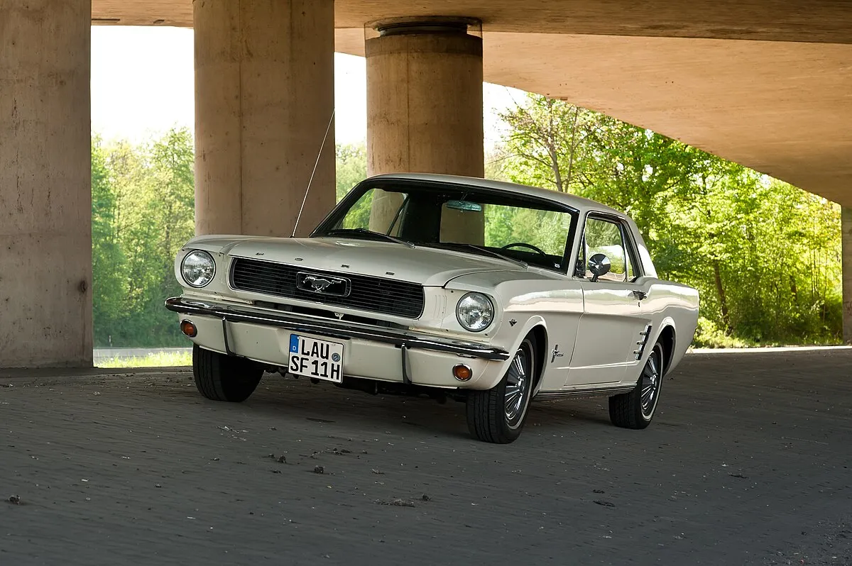 Ford Mustang 2025 - Image 4
