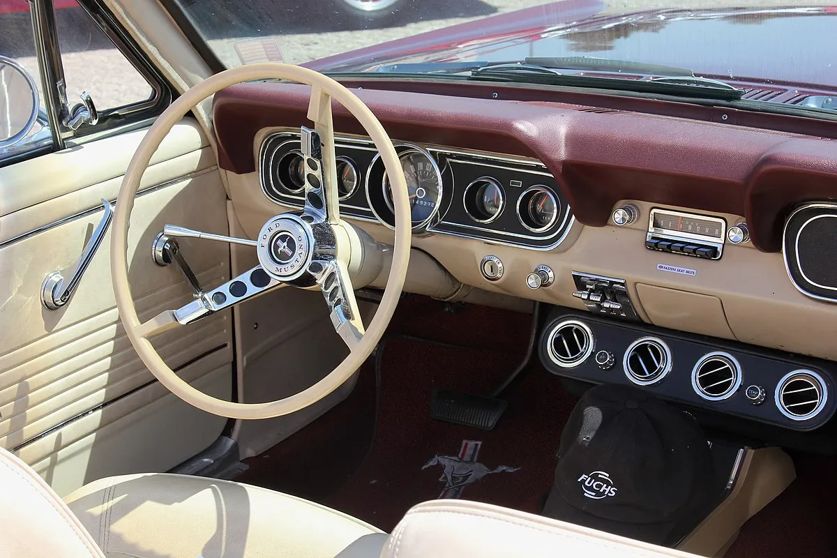 Ford Mustang 2025 - Image 9