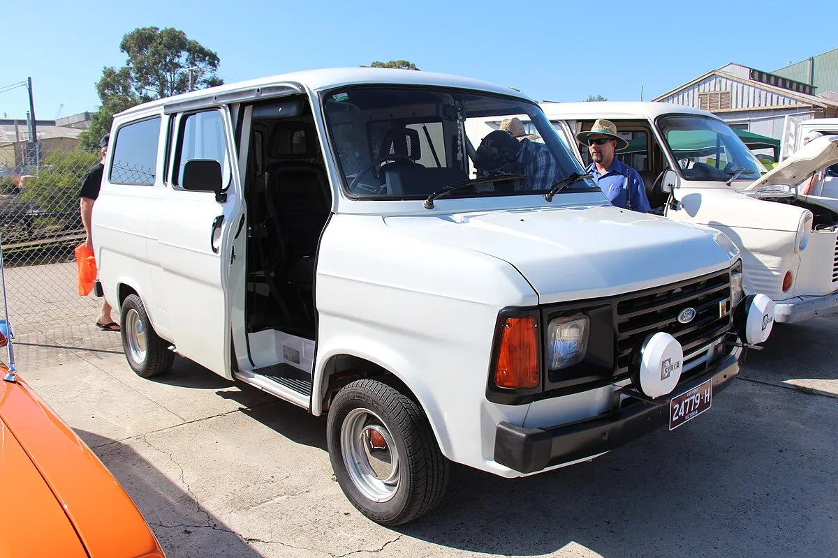 Ford Transit Chassis Cab 2025 - Image 2