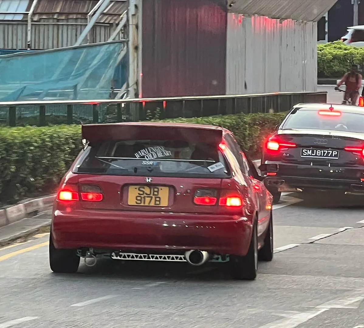 Honda Civic 2000 1.3 CVT Hybrid Sedan 4-doors - Image 7