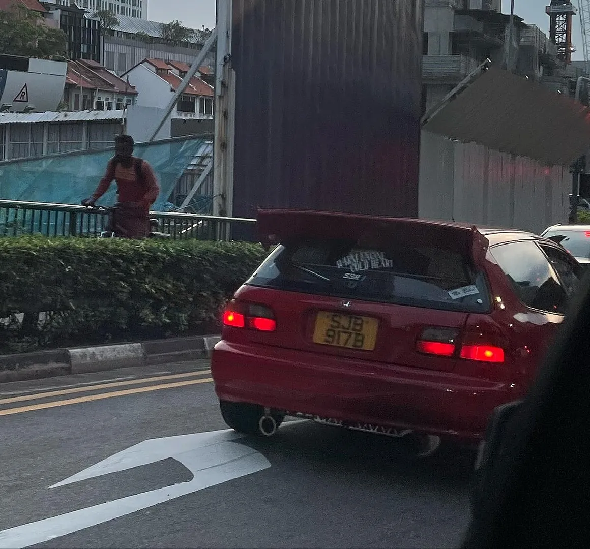 Honda Civic 2000 1.3 CVT Hybrid Sedan 4-doors - Image 9