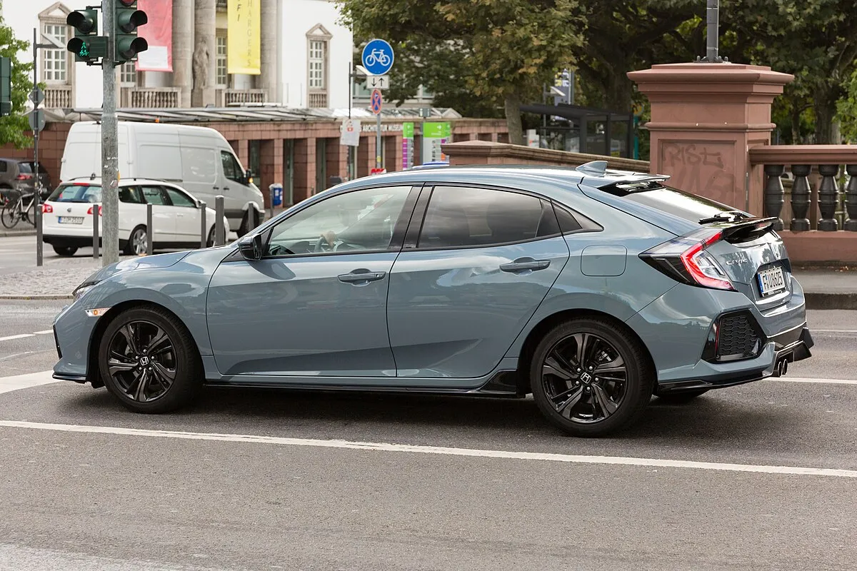 Honda Civic 2013 1.4 MT Hatchback - Image 1