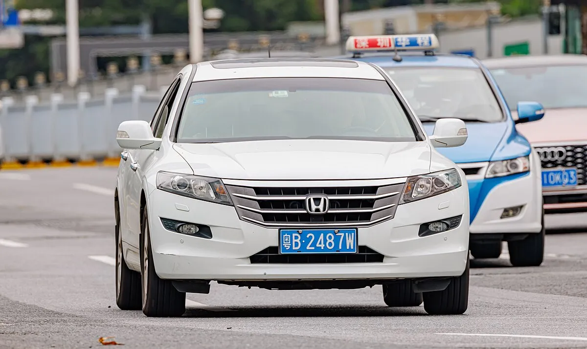 Honda Crosstour 2009 3.5 AT Crossover - Image 2