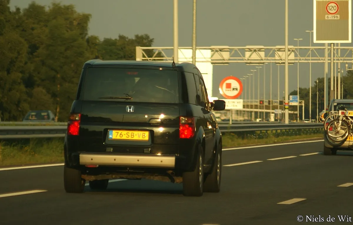 Honda Element 2003 2.4 AT 4WD Crossover - Image 9