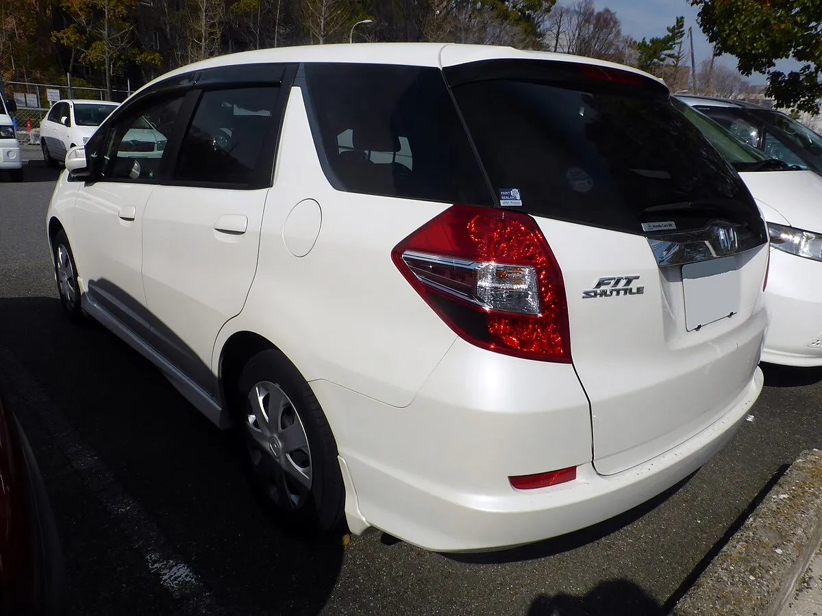 Honda Fit Shuttle 2013 1.3 Hybrid CVT wagon - Image 8