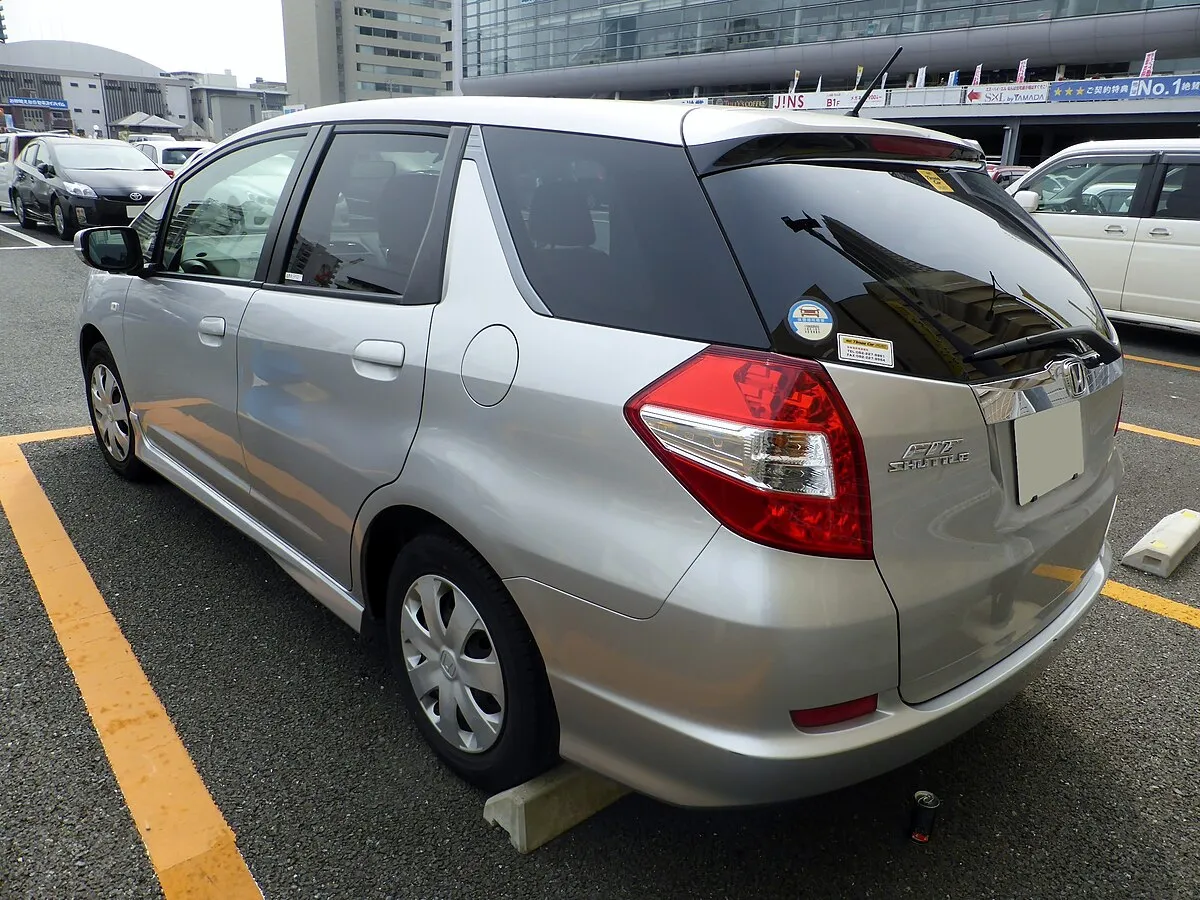 Honda Fit Shuttle 2013 1.3 Hybrid CVT wagon - Image 10