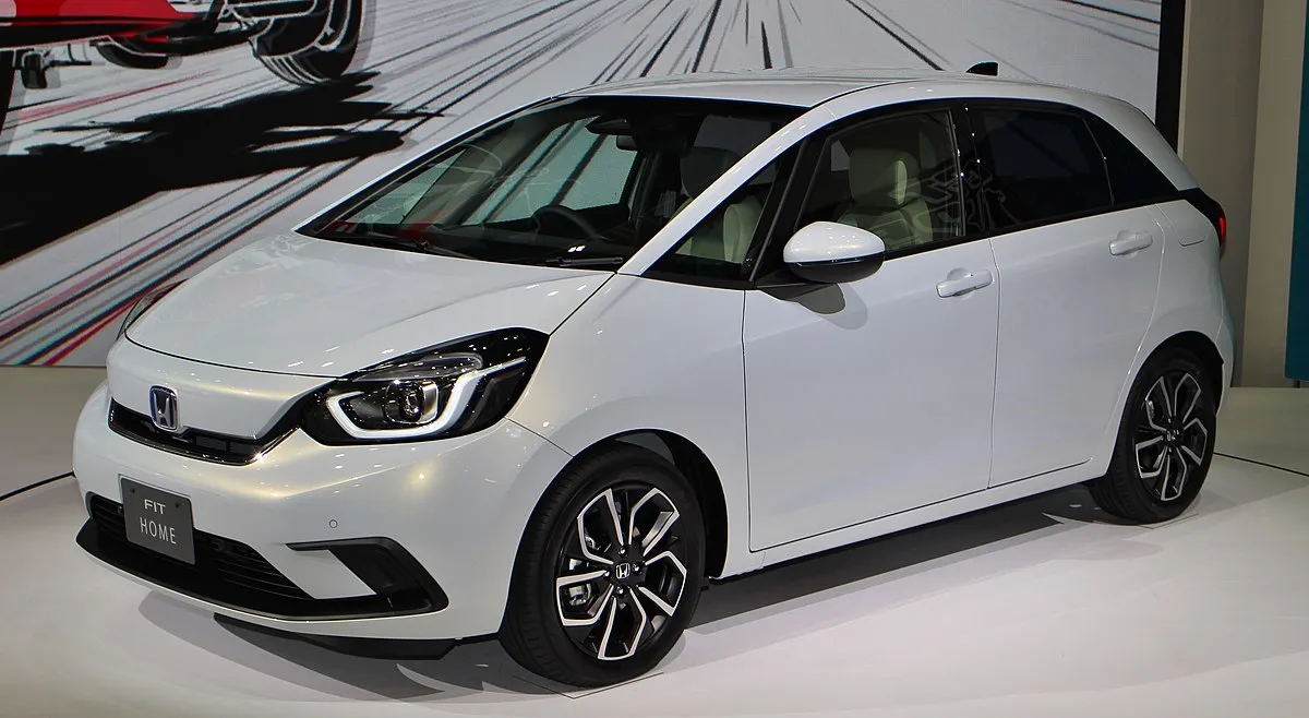 Honda Fit 2013 1.3 CVT 4WD Hatchback - Image 1