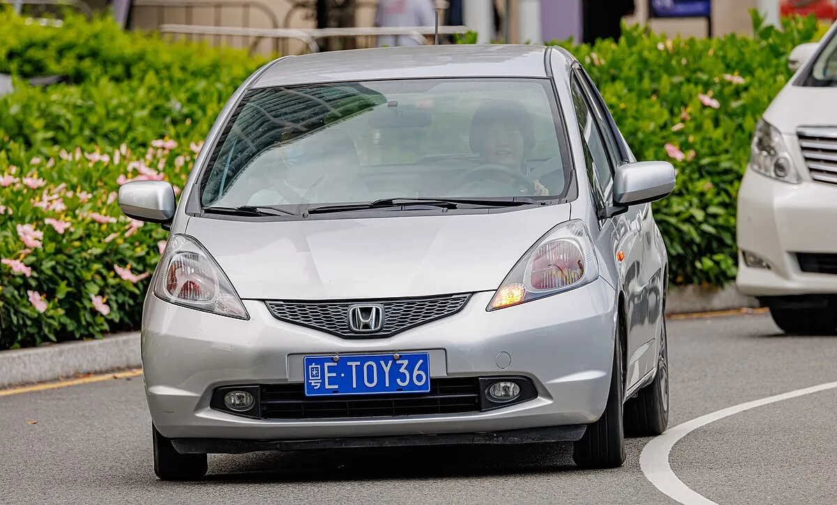 Honda Fit 2013 1.3 CVT 4WD Hatchback - Image 2