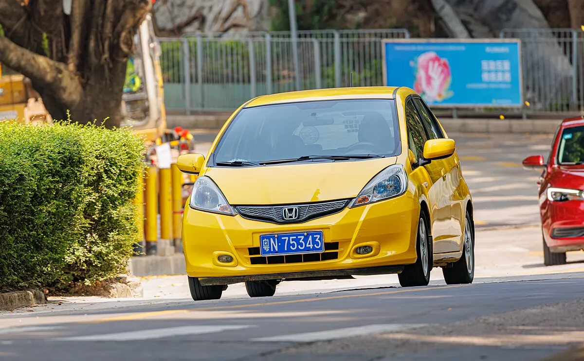 Honda Fit 2013 1.3 CVT 4WD Hatchback - Image 4