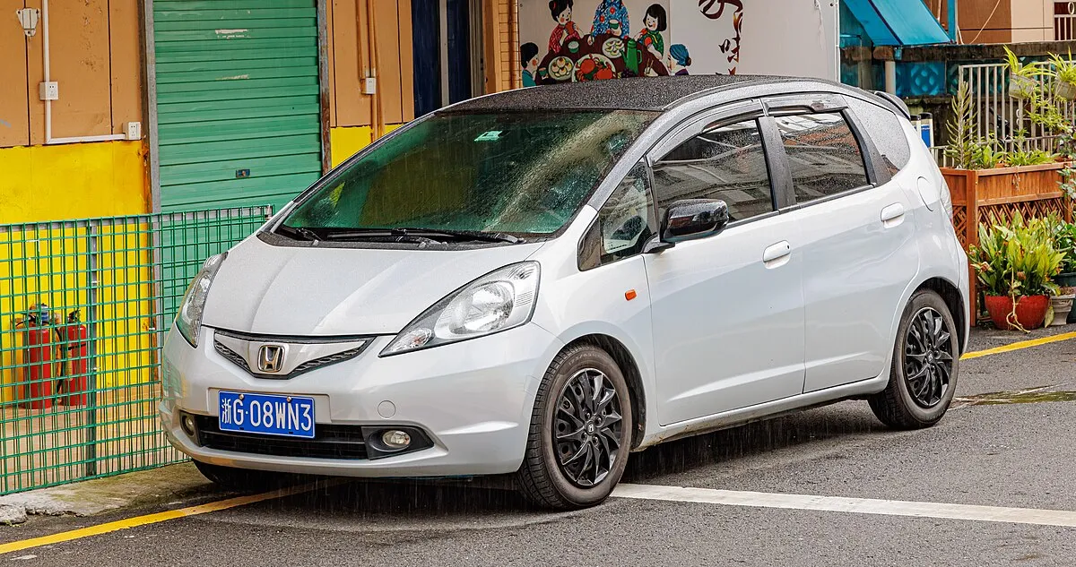 Honda Fit 2013 1.3 CVT 4WD Hatchback - Image 7