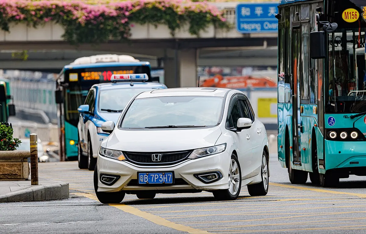 Honda Jade 2013 1.5 AMT Hatchback 5 doors - Image 2