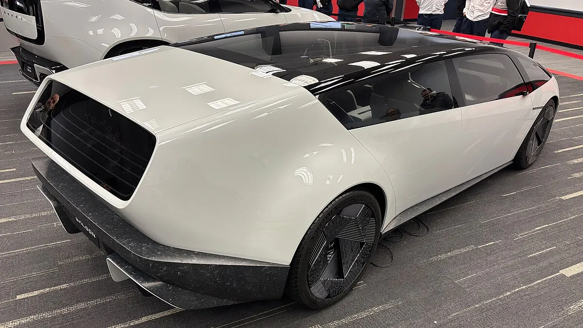 Honda N-Series 2013 0.7 CVT AWD N-Van minivan 5-doors - Image 1