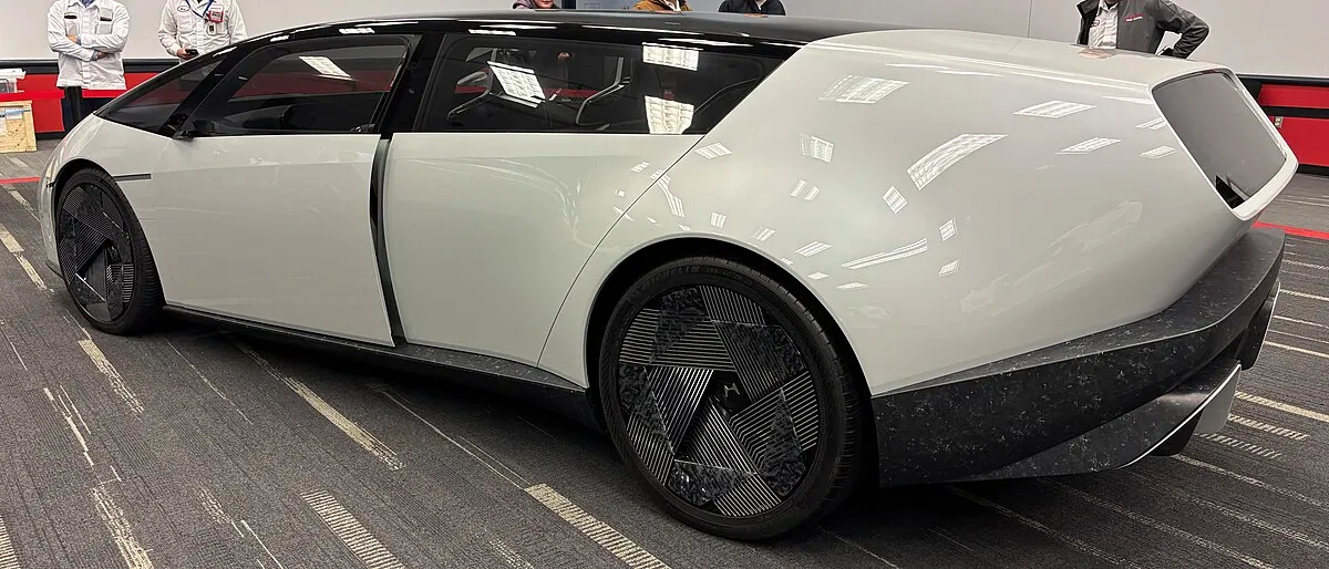 Honda N-Series 2013 0.7 CVT AWD N-Van minivan 5-doors - Image 2