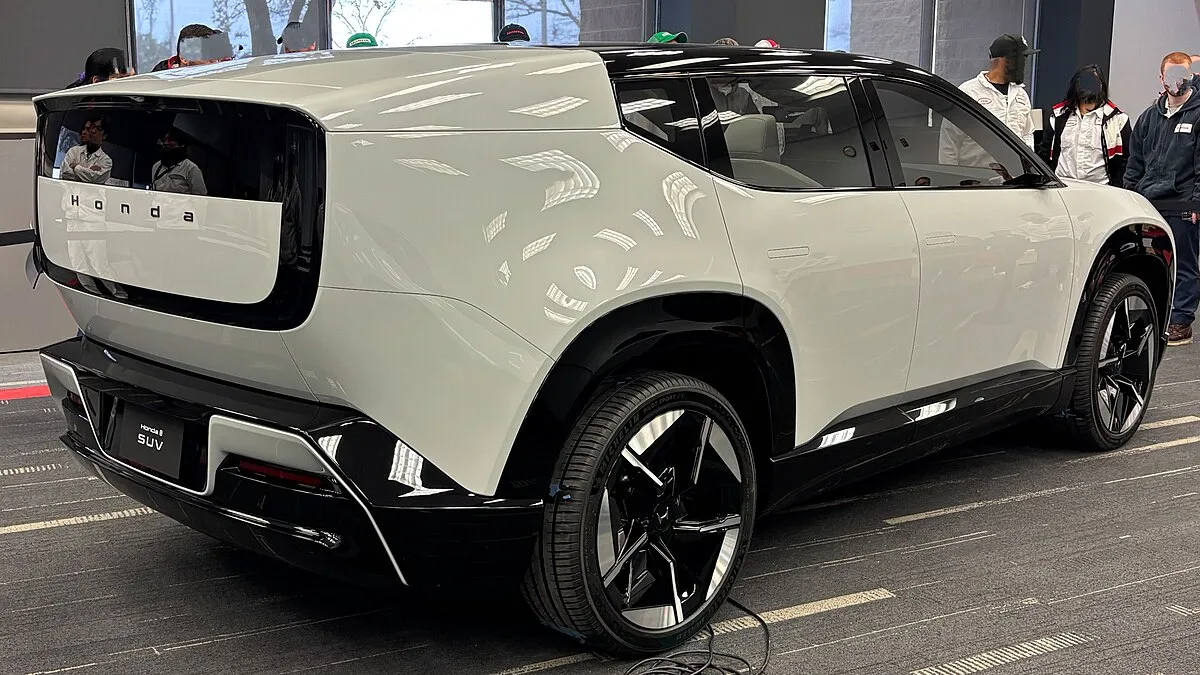 Honda N-Series 2013 0.7 CVT AWD N-Van minivan 5-doors - Image 7