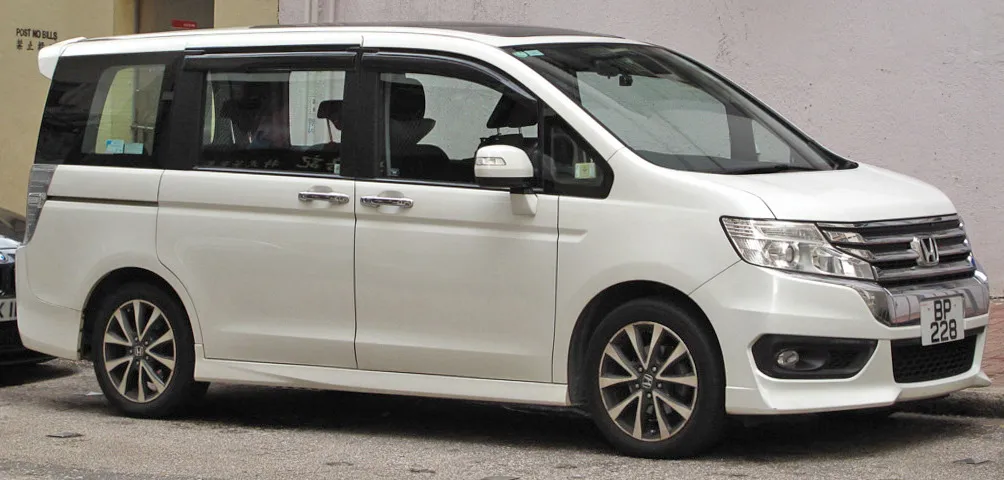 Honda Stepwgn 1996 2.0 AT 4WD Minivan - Image 1