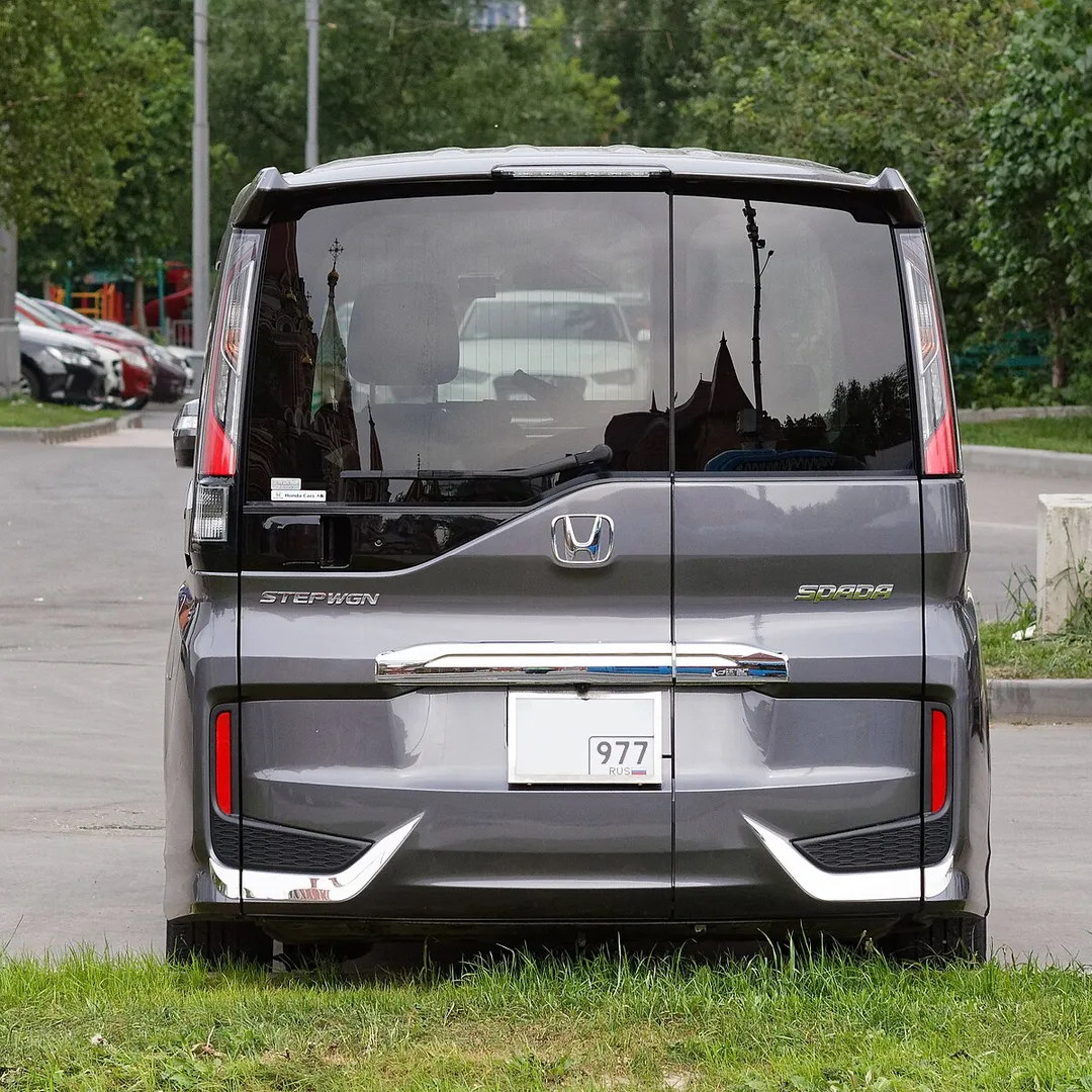 Honda Stepwgn 1996 2.0 AT 4WD Minivan - Image 8