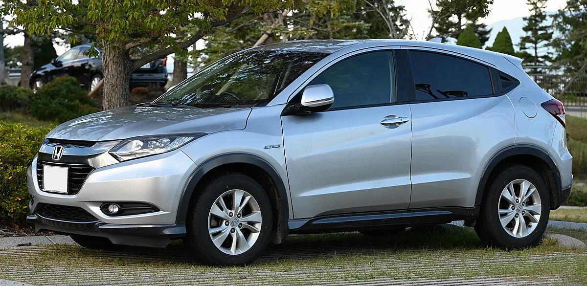 Honda Vezel 2013 1.5 AMT Hybrid AWD Crossover - Image 1