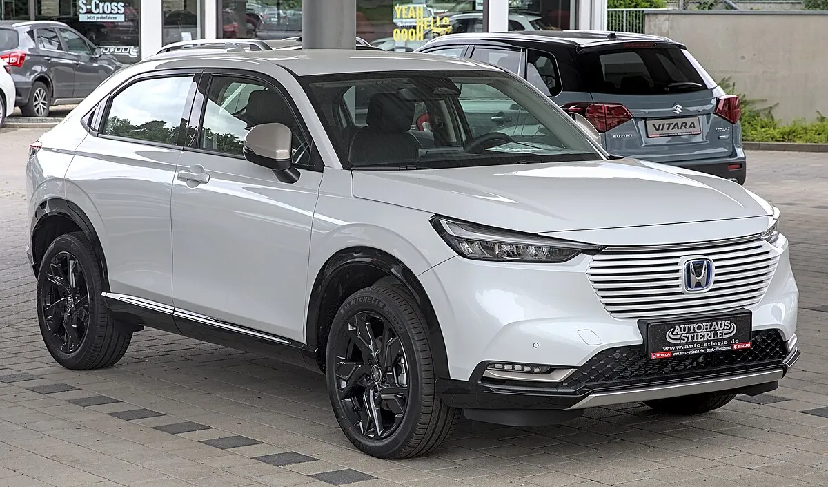 Honda Vezel 2013 1.5 AMT Hybrid AWD Crossover - Image 5