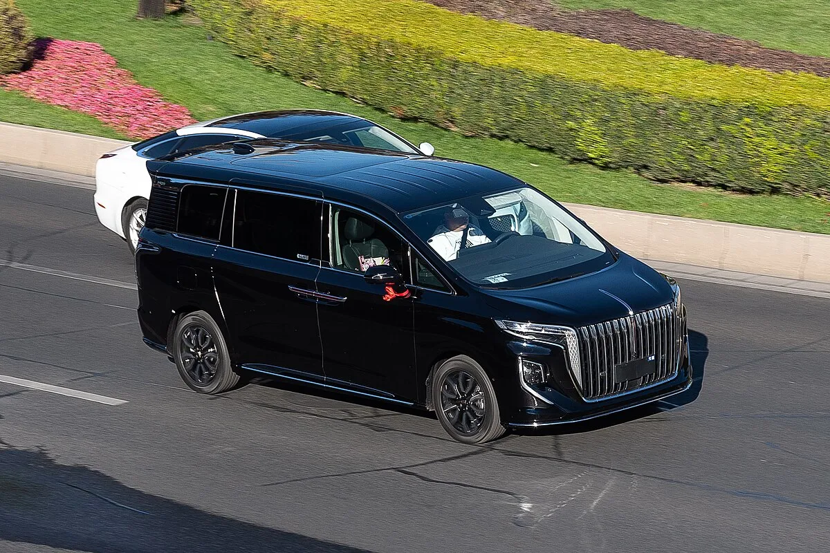 Hongqi Hongqi HQ9 2026 Hongqi HQ9 2.0T Executive - Image 1