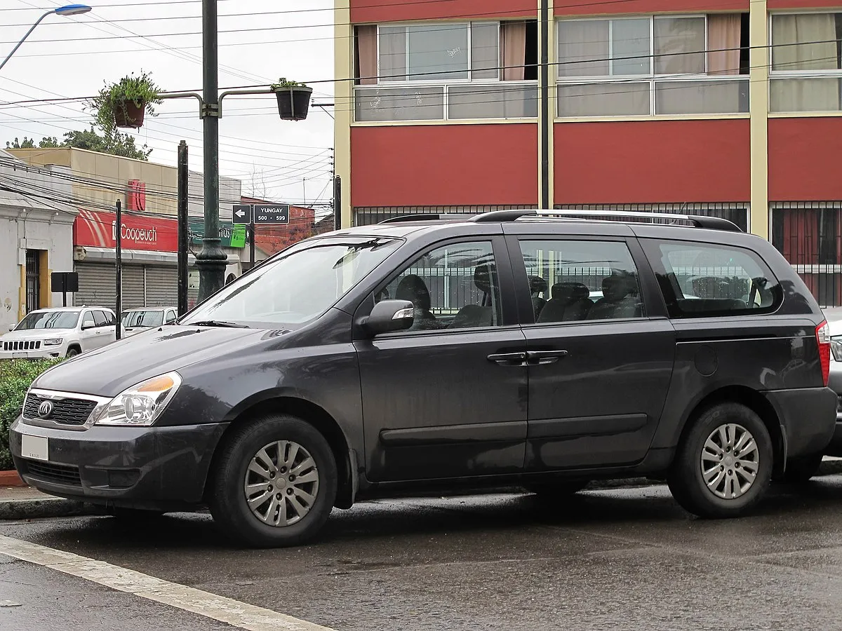 Kia Carnival EX 2025 - Image 3