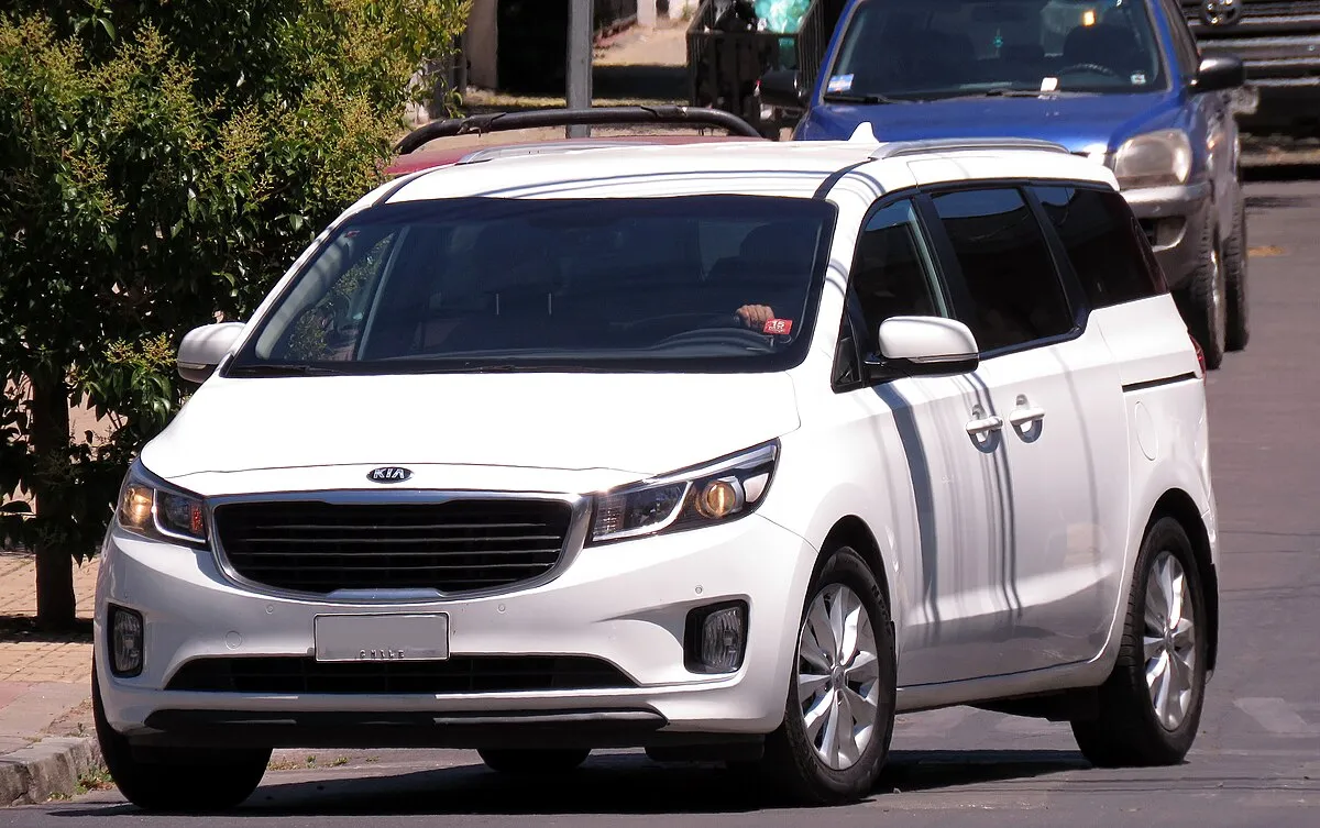 Kia Carnival EX 2025 - Image 6