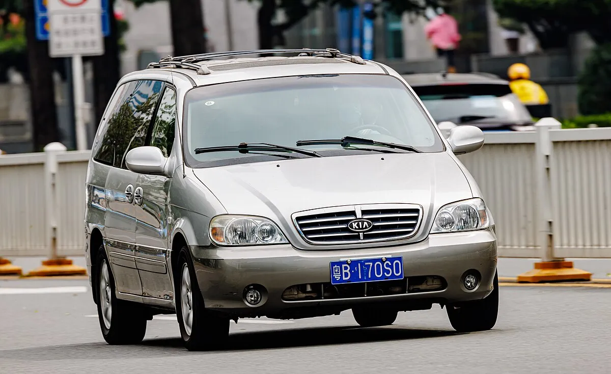 Kia Kia Carnival 2025 Kia Carnival 1.6 EX Turbo Hybrid AT - Image 3