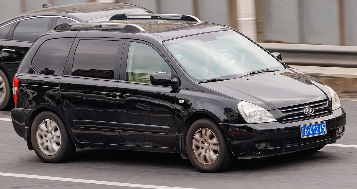 Kia Kia Carnival 2025 Kia Carnival 1.6 EX Turbo Hybrid AT - Image 9